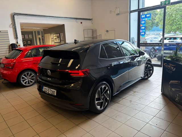 Image for 2022 Volkswagen ID.3 PRO 150 KW Life DX 58kwh204HP ELECTRIC. 2Keys, 1/2 Leather, Full Electrics, Sat Nav, Dual Climate Control, Mirror Link, Heated Seats, Cruise Control, Revers Cam, Parking Sensors, Handsfree, & more.