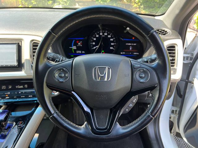 Image for 2016 Honda Vezel 1.5 HYBRID AUTO // DIAMOND CUT ALLOYS // PADDLE SHIFT // REVERSE CAMERA