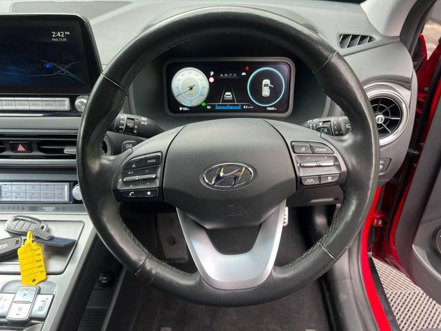 Image for 2022 Hyundai Kona PREMIUM EV 65 KWH // SERVICE HISTORY // DIGITAL CLUSTER // APPLE CARPLAY/ANDROID AUTO