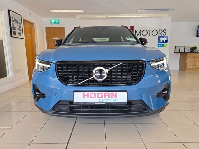 Image for 2022 Volvo XC40 * Jan 2026 Pricing * RECHARGE T4 PLUS - DARK PHEV AUTOMATIC