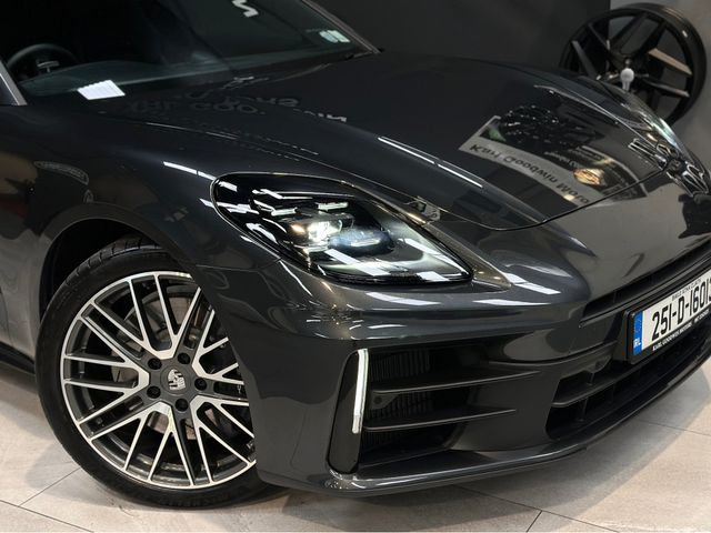 Image for 2025 Porsche Panamera 4 E-HYBRID S-A AUTO