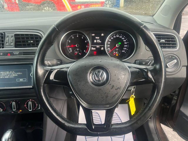 Image for 2016 Volkswagen Polo COMFORTLINE 1.2 TSI // 16" GTI ALLOYS // REVERSE CAMERA // ADAPTIVE CRUISE CONTROL