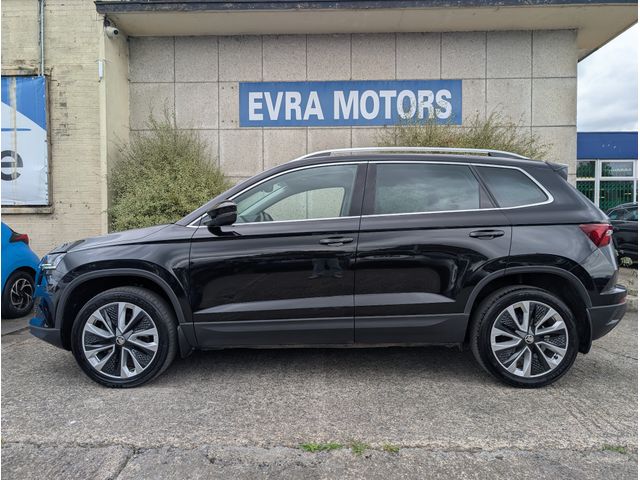 Image for 2024 Skoda Karoq STY MANUAL 2.0 DIESEL//REVERSE CAMERA//KEYLESS ENTRY//SAT NAV//HEATED SEATS AND STEERING WHEEL//WIRELESS CHARGING//ADAPTIVE CRUISE CONTROL