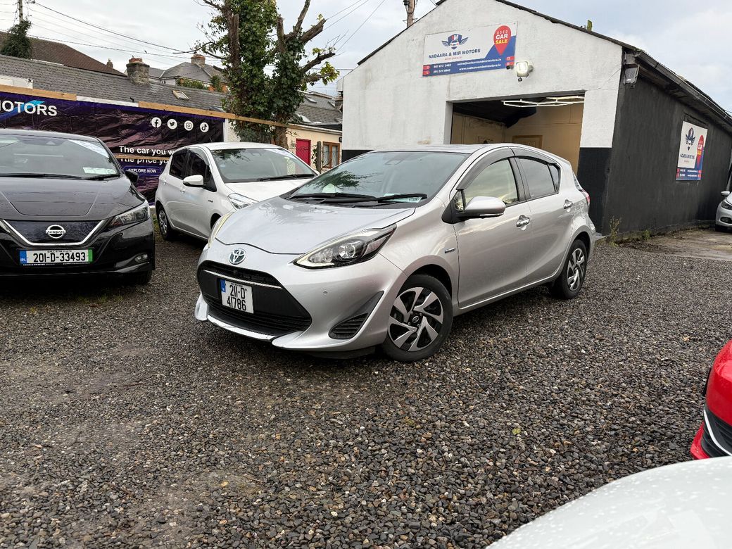 Image for 2021 Toyota Aqua 1.8 Hybrid Luxury