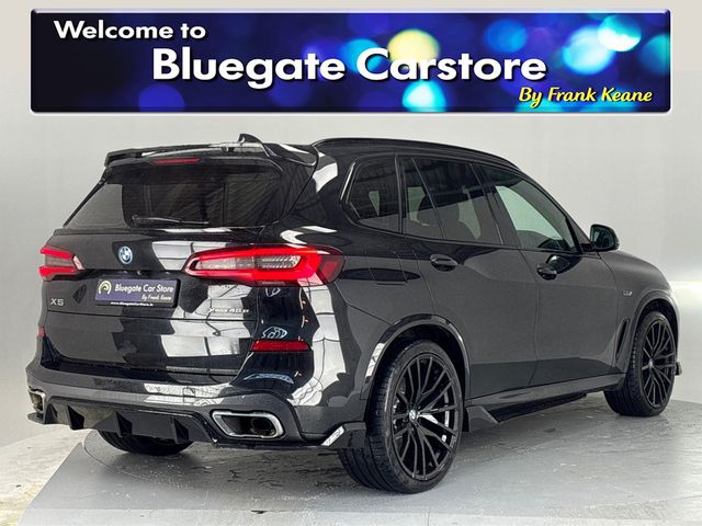 Image for 2022 BMW X5 XDRIVE45E M SPORT**PERFORMANCE KIT**NEW 22"ALLOYS**BLACK LEATHER INTERIOR**REVERSE CAMERA**PARKING SENSORS**DUAL CLIMATE CONTROL**APPLE CARPLAY**ELECTRIC TAILGATE**FINANCE AVAILABLE**
