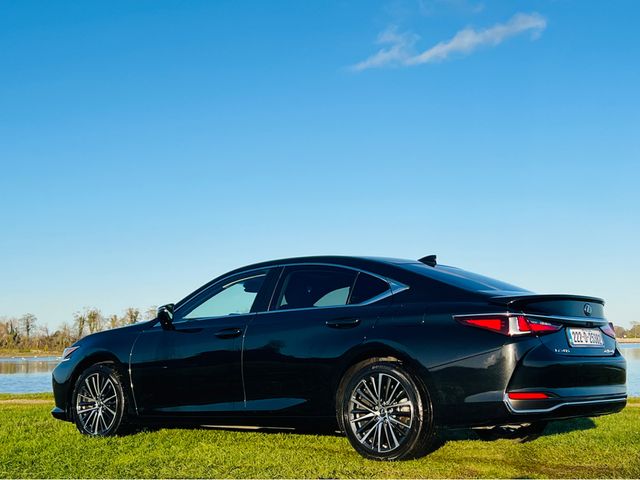 Image for 2022 Lexus ES 300h 300H CVT