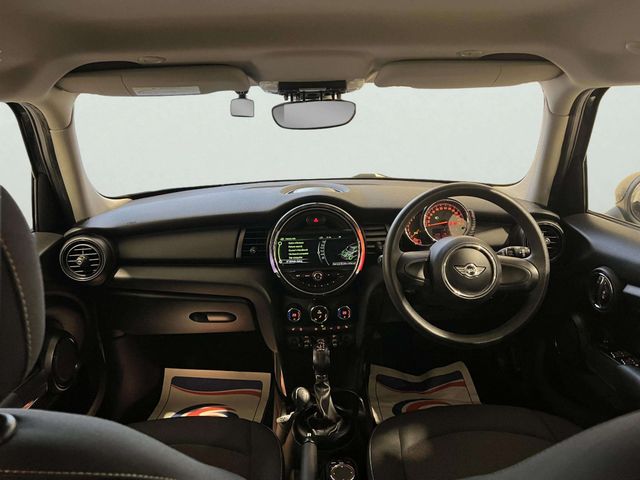 Image for 2016 Mini Cooper 1.2 Automatic, Reversing camera