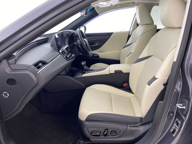 Image for 2022 Lexus ES 300h Dynamic