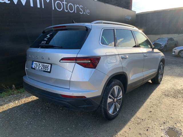 Image for 2023 Skoda Karoq 2.0 TDI 115 BHP AMBITION 5DR // ONE OWNER // GREAT CONDITION // FULL SERVICE HISTORY // CRUISE, PARKING SENSORS AND BLUETOOTH // 