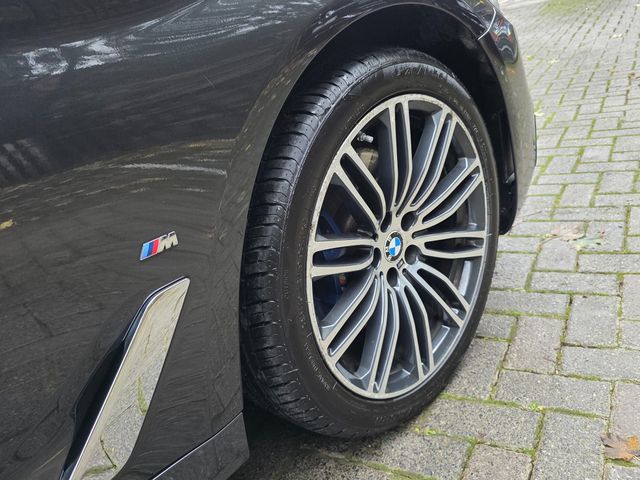 Image for 2017 BMW 5 Series 530E M-SPORT AUTO. SUNROOF. REAR ENTERTAINMENT. HUGE SPEC. FINANCE ARRANGED. SIMI. AA APPROVED.