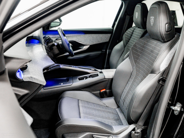 Image for 2027 Peugeot 3008 E-GT 73kWh 210HP