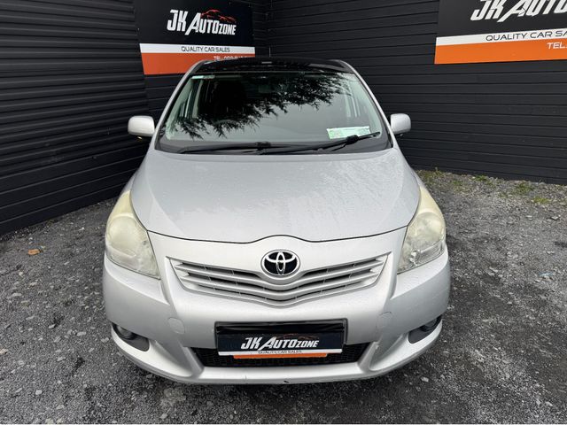 Image for 2011 Toyota Corolla 2.0 D-4D LUNA 7 SEATER