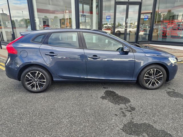 Image for 2019 Volvo V40 D3 MOM ED 5DR Auto