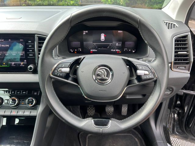 Image for 2024 Skoda Karoq AMBITION 2.0 TDI // APPLE CARPLAY/ANDROID AUTO // DUAL ZONE CLIMATE CONTROL // CRUISE CONTROL