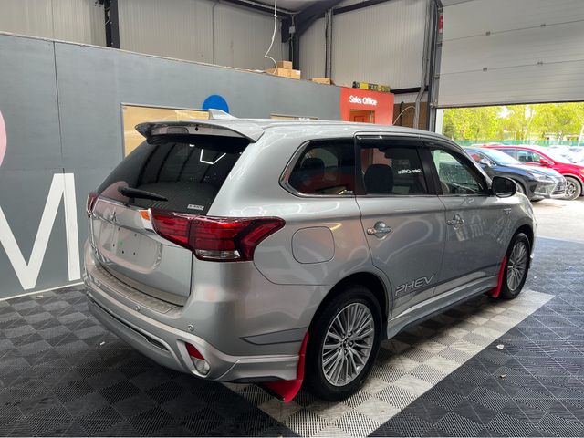 Image for 2019 Mitsubishi Outlander €19950 2019 MITSUBISHI OUTLANDER G PHEV 2.5 AUTOMATIC / CRUISE CONTROL / 360° CAMERA / ELECTRIC MEMORY & HEATED SEATS / PADDLE SHIFTERS / 7 SEATS OPTION / HEATED STEERING WHEEL AND MORE