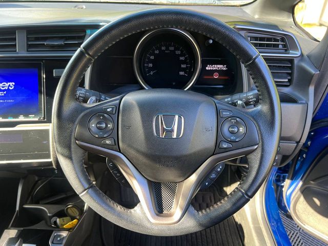 Image for 2018 Honda Fit S-SENSING 1.5 HYBRID AUTO // REVERSE CAMERA // ADAPTIVE CRUISE CONTROL // DIGITAL CLUSTER