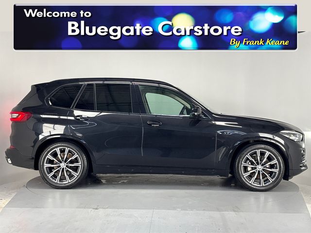 Image for 2019 BMW X5 XDRIVE 30D XLINE**BLACK LEATHER INTERIOR**FRONT HEATED ELECTRIC SEATS**AMBIENT LIGHTING**TOUCH SCREEN INFOTAINMENT**REVERSE CAMERA**PARKING SENSORS**UPGRADED ALLOYS**FINANCE AVAILABLE**