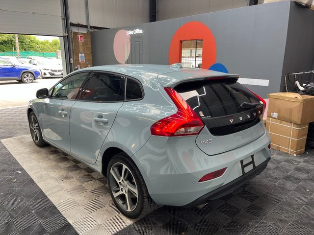 Image for 2019 Volvo V40 2019 VOLVO V40 D4 MOMENTUM 2.0 AUTOMATIC / CRUISE CONTROL / REVERSE CAMERA / ELECTRIC MEMORY & HEATED SEATS / PADDLE SHIFTERS AND MORE