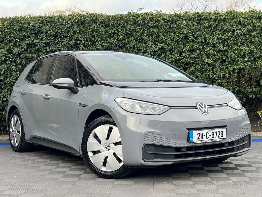 Image for 2021 Volkswagen ID.3 LIFE PRO 58KWH // HEATED SEATS // DIGITAL CLUSTER // WIRELESS CHARGING BAY