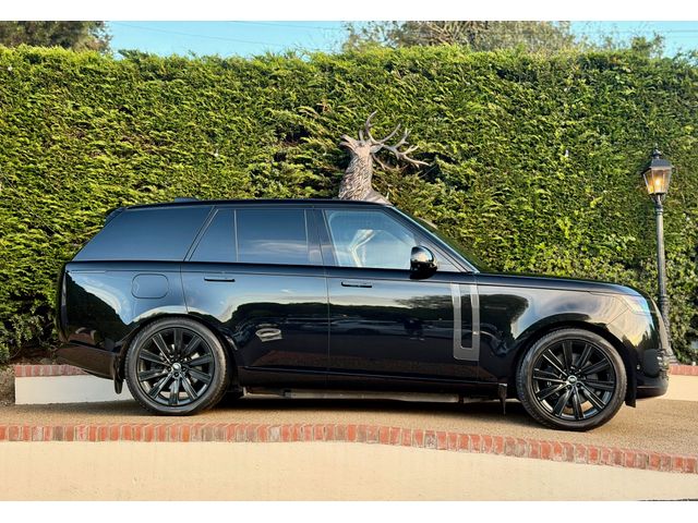 Image for 2024 Land Rover Range Rover P460E Dynamic