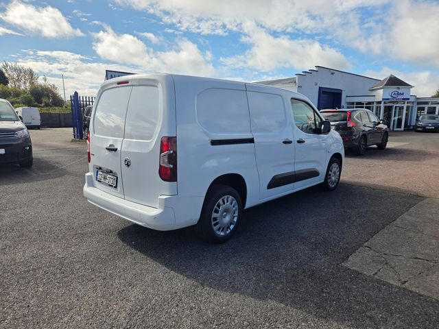 Image for 2022 Vauxhall Combo 2300 Sportive TD