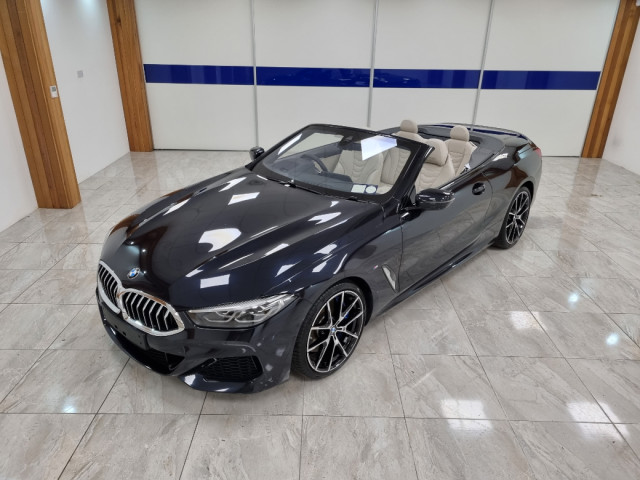 Image for 2020 BMW 8 Series CABRIOLET// BLACK WITH IVORY 