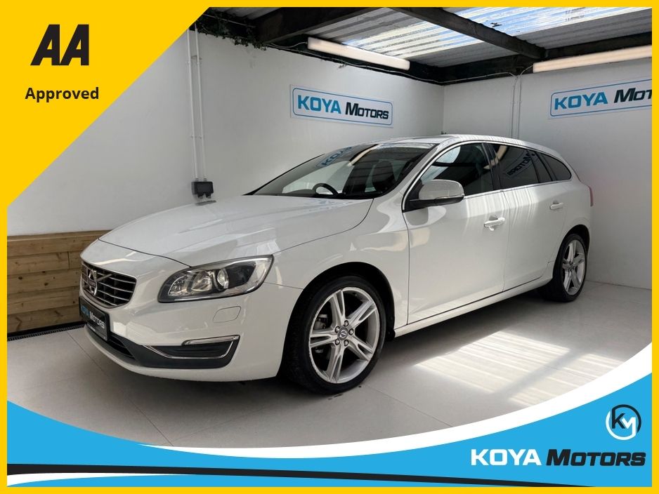 Image for 2018 Volvo V60 2.0 D4 SE LUXURY PLUS 190 BHP DIESEL AUTOMATIC // *PAN ROOF* // FULL HEATED LEATHER // REVERSING CAMERA // CRUISE CONTROL // LANE ASSIST // COLLISION WARNING SYSTEM // UPGRADED SPORT ALLOYS