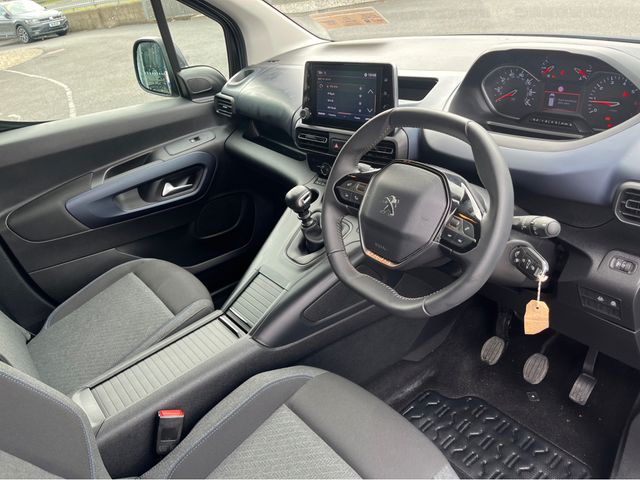 Image for 2023 Peugeot Rifter Horizon Wheelchair Accessible