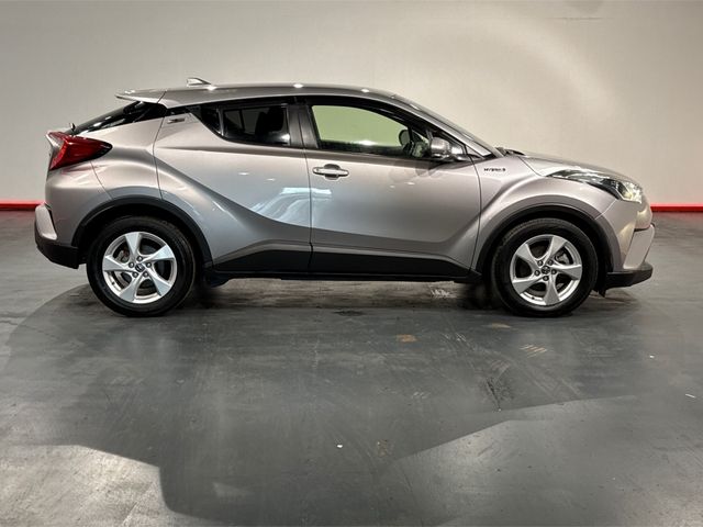 Image for 2017 Toyota C-HR 1.8 HYBRID AUTOMATIC SUV - FACTORY ALLOYS - CRUISE CONTROL - REAR CAMERA