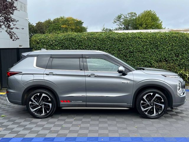 Image for 2022 Mitsubishi Outlander 7-SEATER 2.4 HYBRID AUTO // BOSE SOUND SYSTEM // HEATED FRONT & REAR SEATS // 360 PARKING CAMERAS