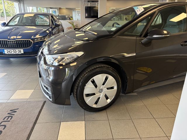 Image for 2023 Volkswagen ID.3 PRO 107 KW Life 58KWH 145HP PRO 5DR