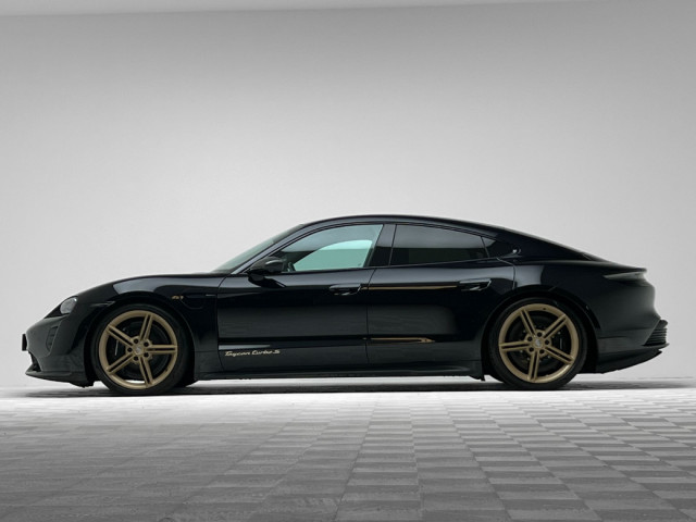 Image for 2023 Porsche Taycan TURBO S 750HP