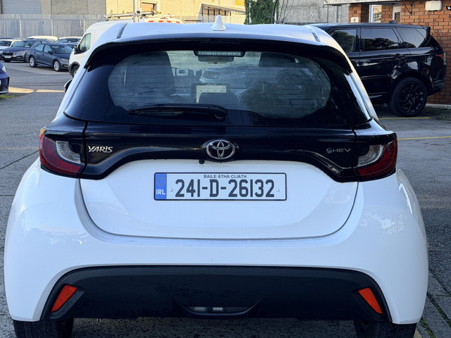 Image for 2024 Toyota Yaris Hybrid 1.5 Luna