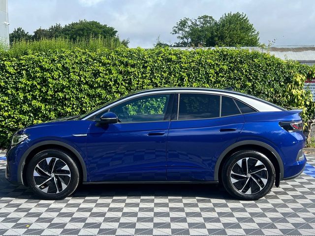 Image for 2022 Volkswagen ID.5 PRO TECH 77KWH // PANORAMIC SUNROOF // HEADS-UP DISPLAY // DIAMOND CUT ALLOYS