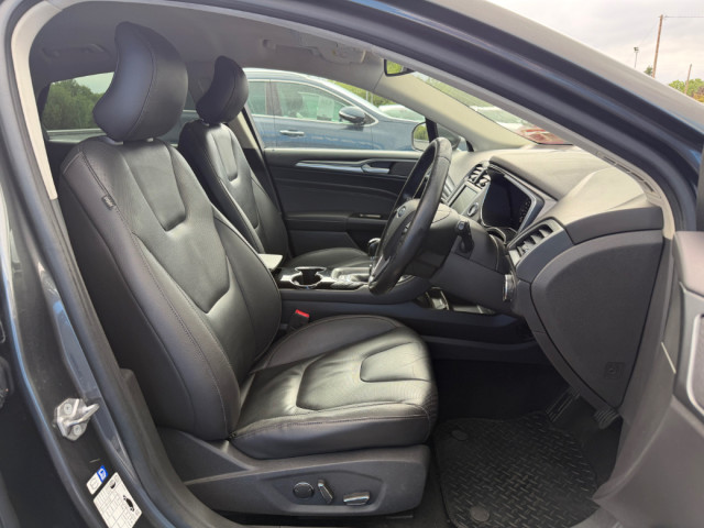 Image for 2016 Ford Mondeo 2.0 TDCI Titanium 150PS 5DR * FULL LEATHER / REVERSING CAMERA * 