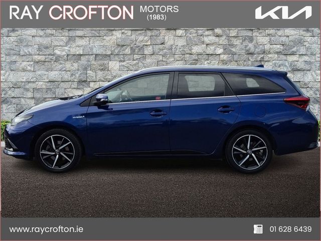 Image for 2018 Toyota Auris Hybrid Aura Touring Sports