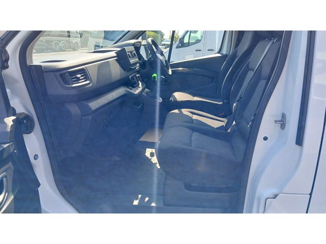 Image for 2023 Renault Trafic 