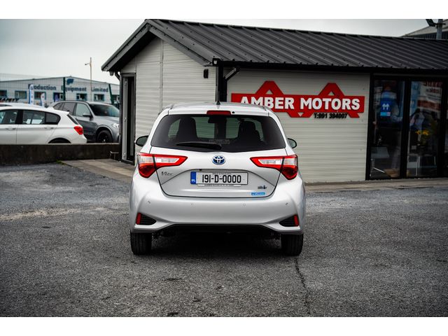 Image for 2019 Toyota Yaris Hybrid Luna