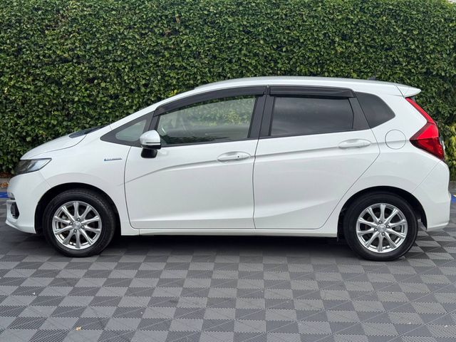 Image for 2019 Honda Fit L-PACKAGE 1.5 HYBRID AUTO // HALF LEATHER SEATS // REVERSE CAMERA // DIGITAL CLIMATE CONTROL