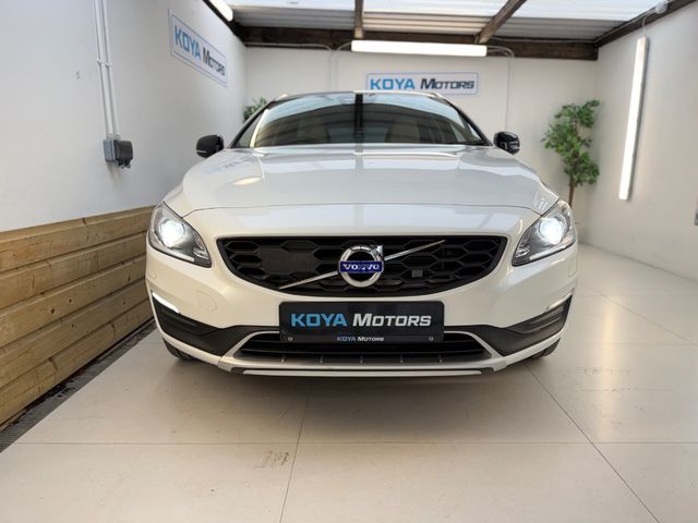 Image for 2017 Volvo V60 Cross Country 2.0 D4 CROSS COUNTRY DIESEL 190 BHP AUTOMATIC // FULL LEATHER ELECTRIC SEATS // REVERSING CAMERA // CRUISE CONTROL // LANE ASSIST // COLLISION WARNING SYSTEM // LOW KMS // AA APPROVED DEALER 2026