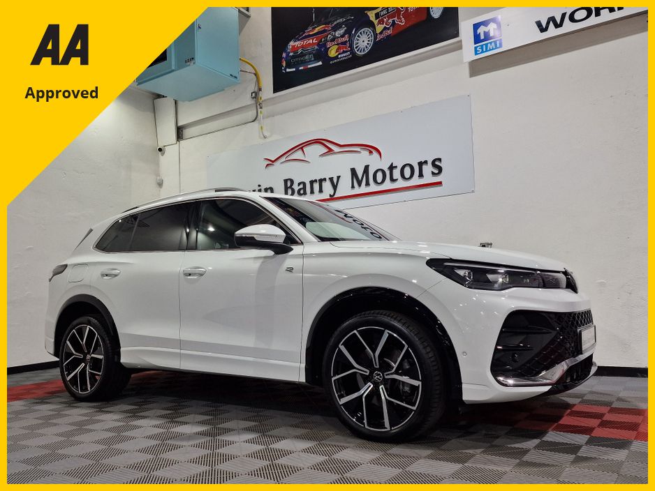 Image for 2025 Volkswagen Tiguan 1.5TSi PHEV R-LINE AUTOMATIC **ONE OWNER / NEW MODEL / APPLE CARPLAY / ADAPTIVE CRUISE CONTROL / BLIND SPOT ASSIST / HEATED & MASSAGE FRONT SEATS / HEATED STEERING WHEEL / WIRELESS PHONE CHARGING**
