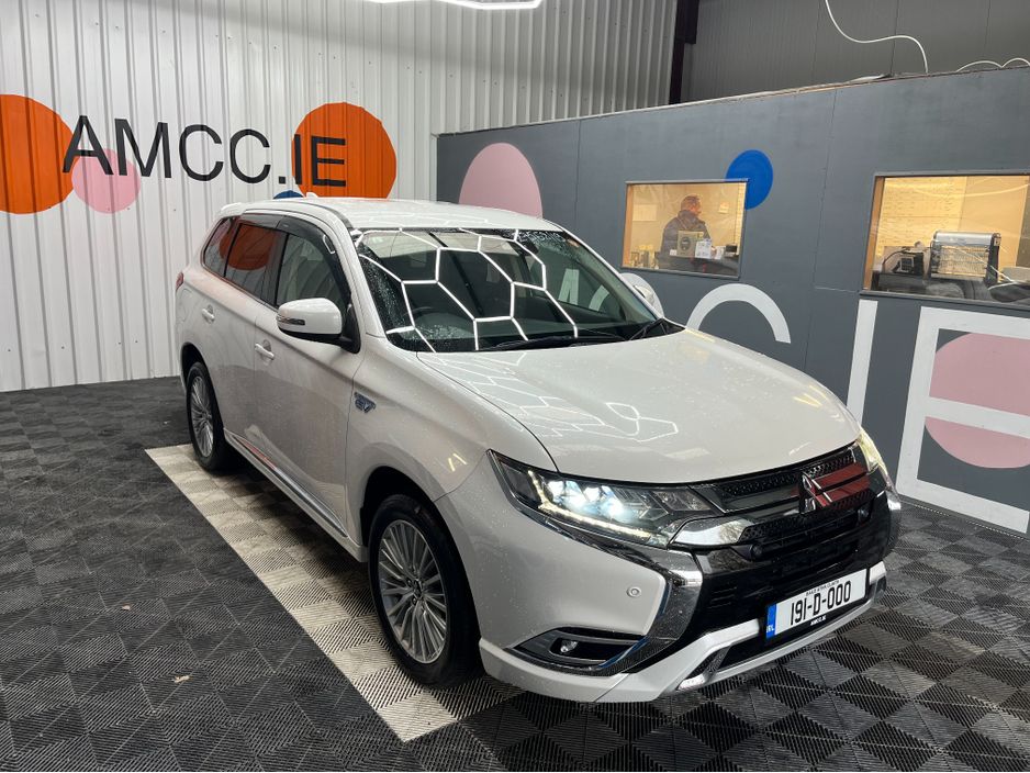 Image for 2019 Mitsubishi Outlander €22950! 2019 MITSUBISHI OUTLANDER PHEV LIMITED EDITION 4WD 2.4 AUTOMATIC / CRUISE CONTROL / REVERSE CAMERA / ELECTRIC HEATED SEATS / HEATED STEERING WHEEL 