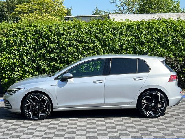 Image for 2023 Volkswagen Golf R-LINE PACK 1.0 TSI AUTO // NEW 19" DIAMOND CUT ALLOYS // APPLE CARPLAY/ANDROID AUTO // DIGITAL CLUSTER