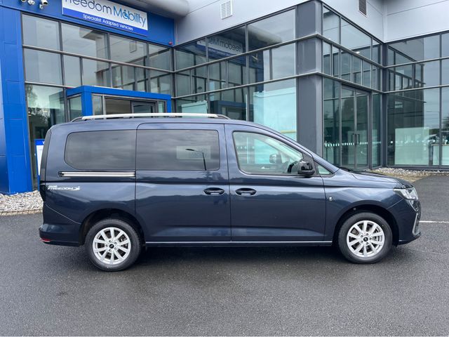 Image for 2023 Ford Tourneo Connect Wheelchair Accessible Taxi Spec manual