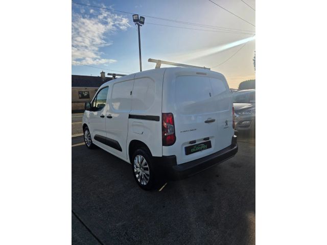 Image for 2019 Peugeot Partner 