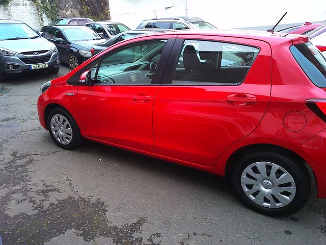 Image for 2015 Toyota Yaris HYBRID MC 4DR AUTO