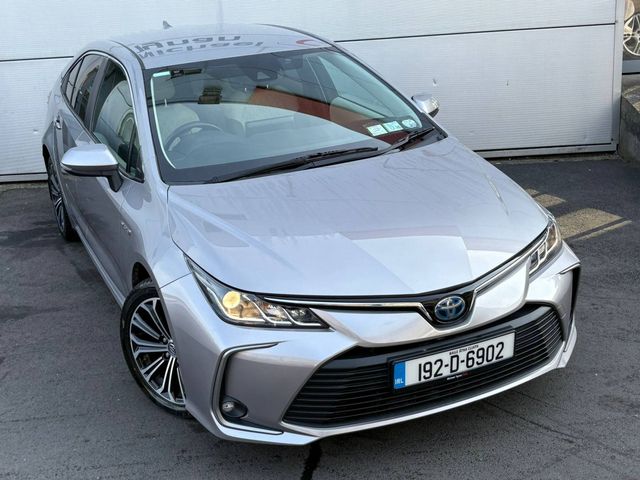 Image for 2019 Toyota Corolla 1.8 Petrol Hybrid Luna Sport Auto (122bhp) 17” Alloys + Rear Camera + Bluetooth - July 2019 - Trade in Price €22, 888