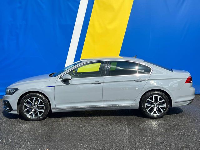 Image for 2022 Volkswagen Passat GTE 1.4 TSI PLUG-IN HYBRID AUTO // LEATHER HEATED SEATS // APPLE CARPLAY/ANDROID AUTO // ADAPTIVE CRUISE CONTROL