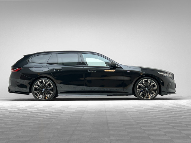 Image for 2025 BMW 5 Series 530E M SPORT
