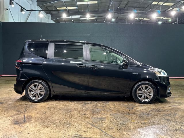 Image for 2017 Toyota Sienta 1.5 HYBRID 7 SEATER - MODELISTA BODYKIT- POWER SLIDING DOORS - FACTORY ALLOYS - PUSH BUTTON START/STOP - REAR CAMERA
